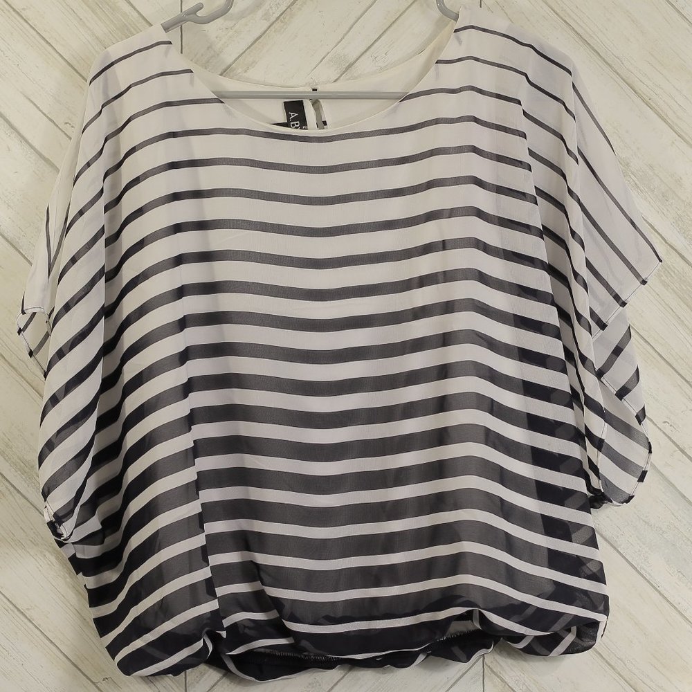 A. BYER blue and white striped short sleeve top Size M